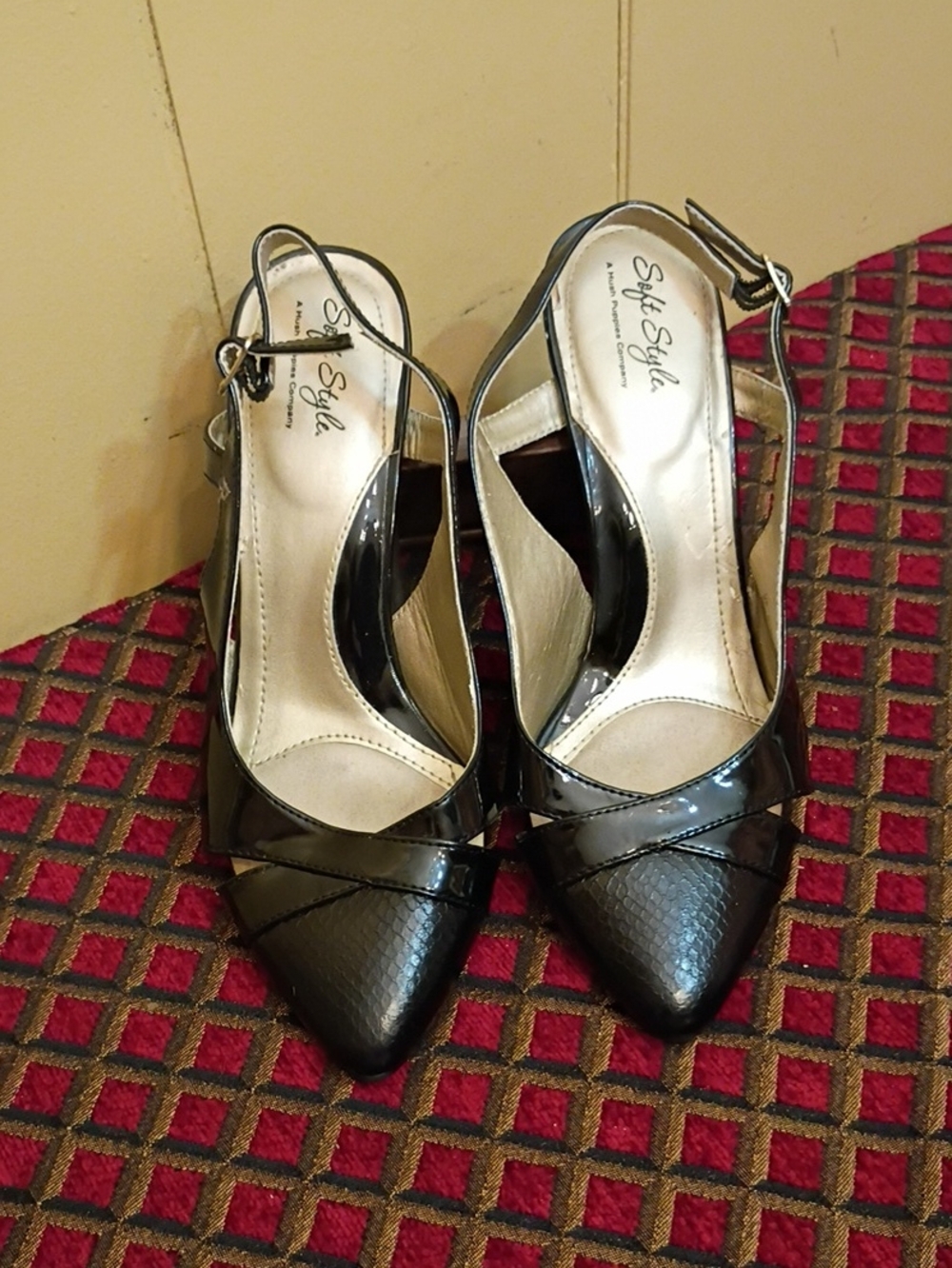 Seychelles Black Pointed Slingback Pumps with Textured Toe